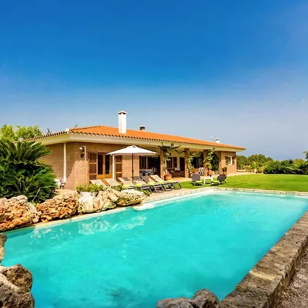 Villa Son Tretze By
